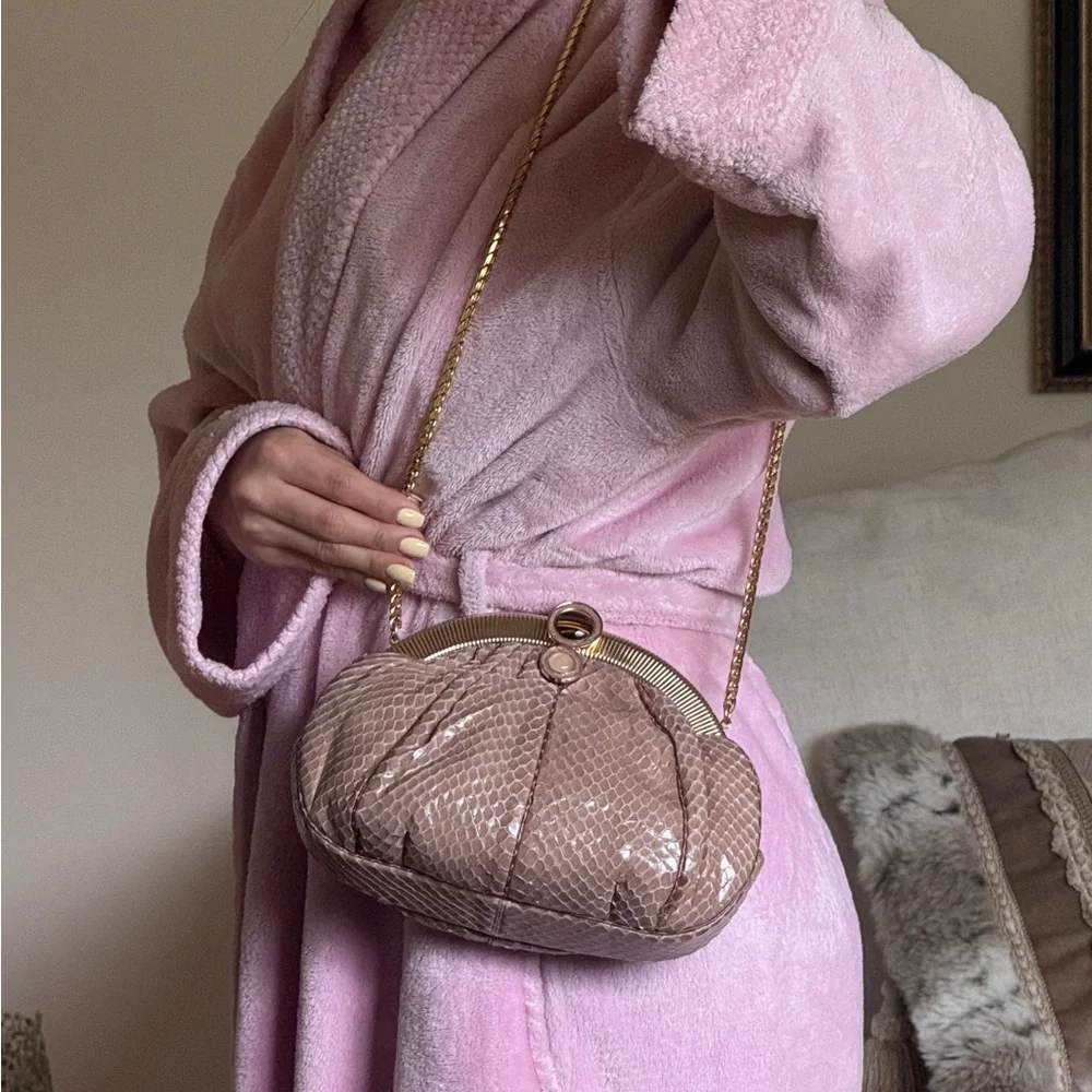 Judith Leiber stunning judith
